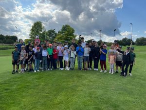 Mehr über den Artikel erfahren Baseball trifft Golf – Roos Jugendabteilung im Golfclub
